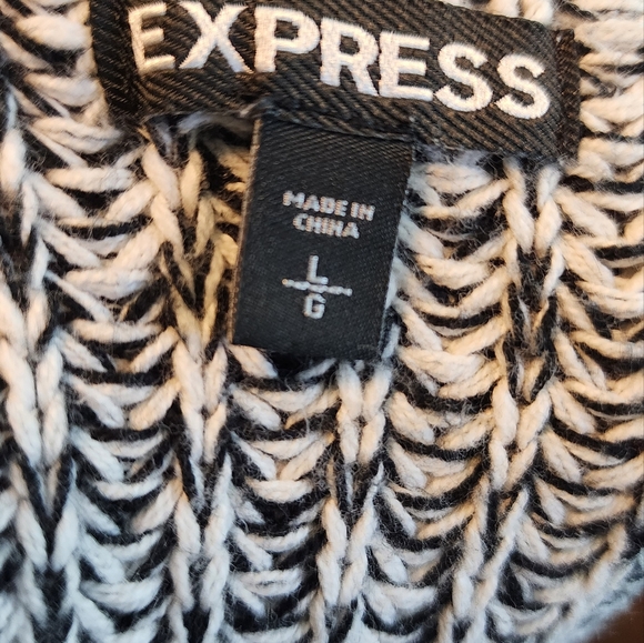 Express Chunky Knit Cardigan - Picture 5 of 8